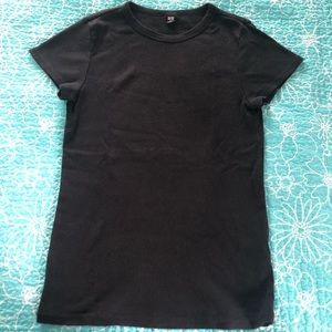 UNIQLO Black T-Shirt (Womens Size M)